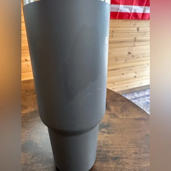 Stanley Adventure Quencher 40 oz Tumbler Cup W Straw COAL - perfect fall color - Picture 4 of 10